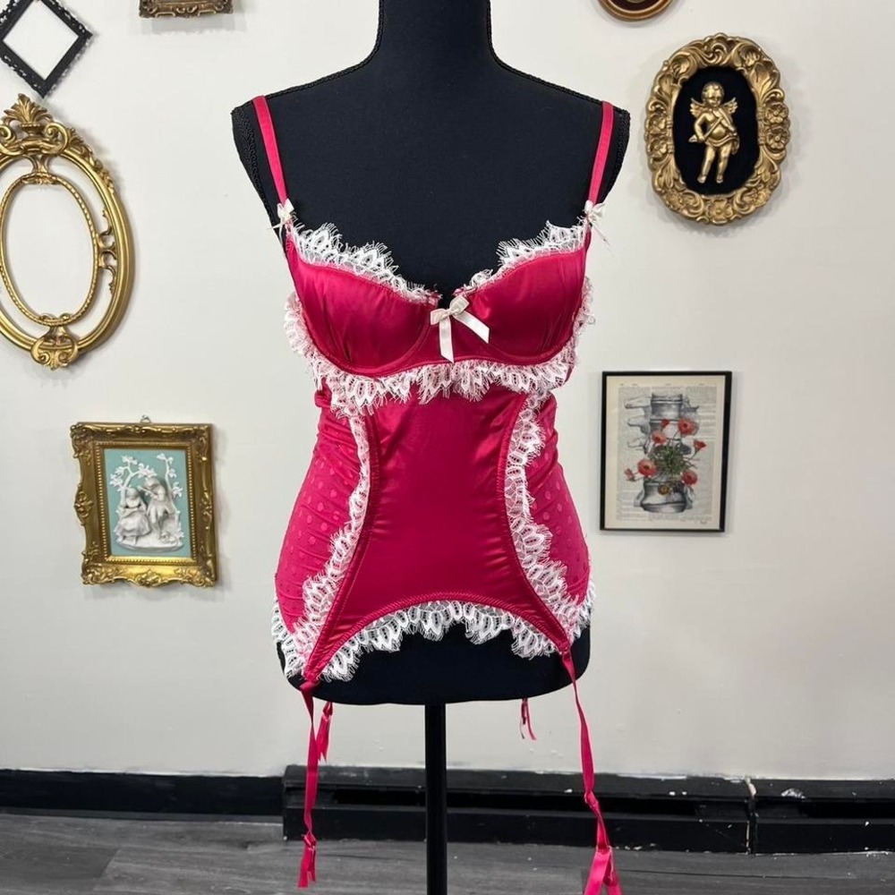 Vintage Y2K Rene Rofe Red and White Lace‎ Lingerie Bustier with Garters